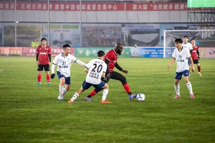 德国乙级联赛：圣保利 VS 沙尔克04